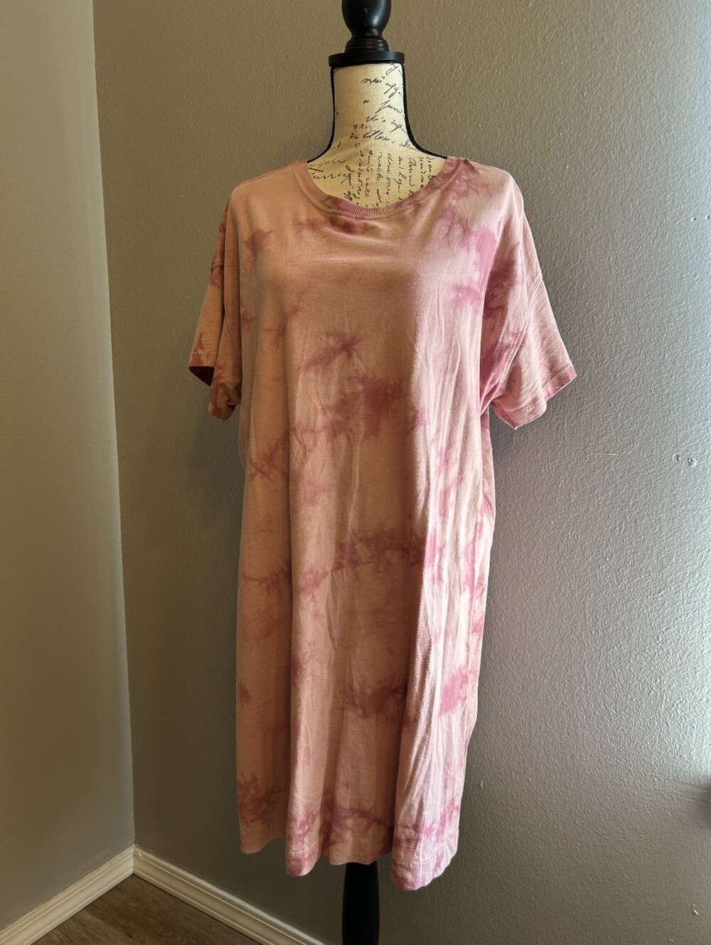 Old Navy XL Pink Tie-dye T-Shirt Dress